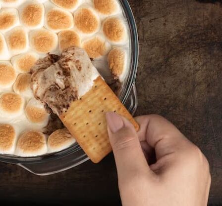 Bolacha com marshmallow: a história por trás da sobremesa perfeita