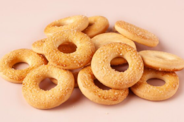 Rosquinha banana com canela: opção macia, saborosa e equilibrada