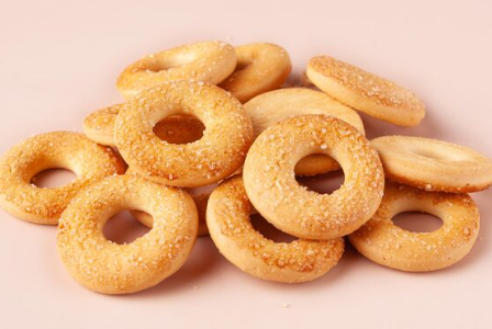 Rosquinha banana com canela: opção macia, saborosa e equilibrada